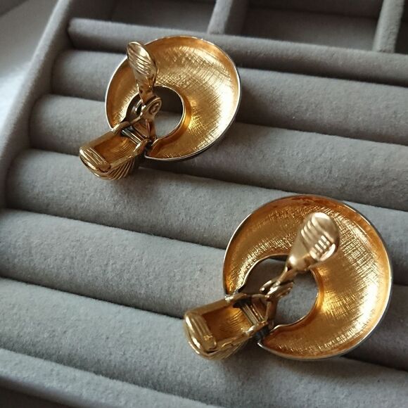 Vintage Big Monet Doorknocker Statement – Clip On Earrings - Picture 4 of 10